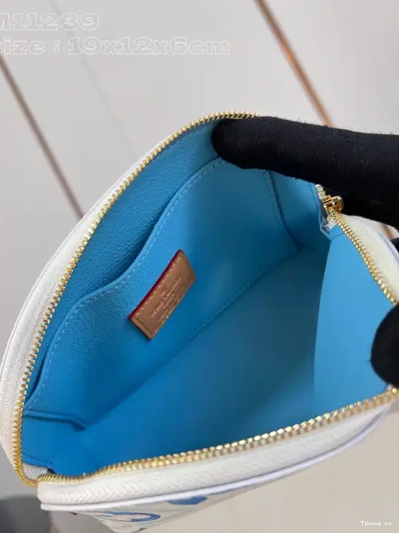 Affordable Vuitton Louis PM Cosmétique Pochette 0617